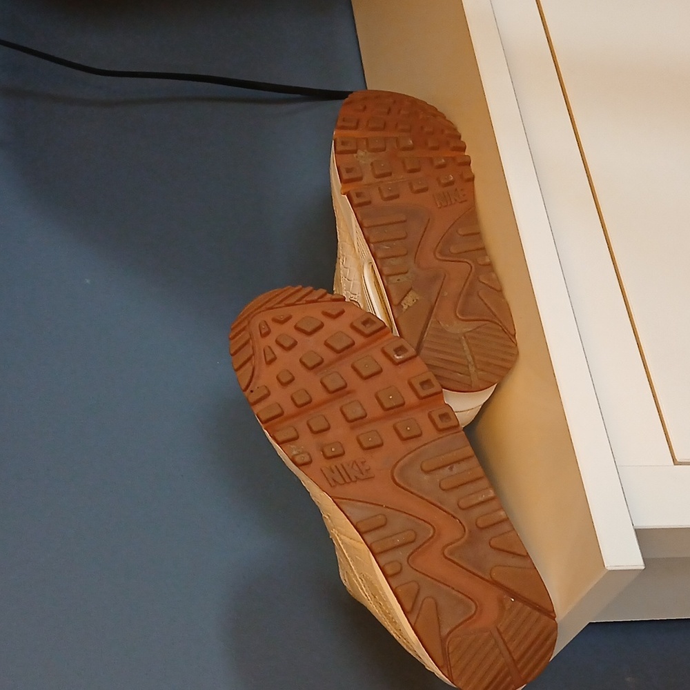 Nike Air Max Textured Cream Sneakers - Picture 7 of 7